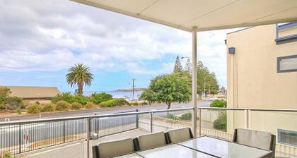 Block Escape - Ocean View Apartment no 1