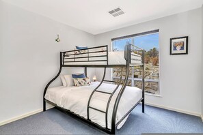 House | 3 bedrooms - The Darling of Marina - A Hilltop and Sea Getaway (Wirrina Cove)