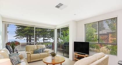 Breeze Beachfront Apartment no 1 - First Floor