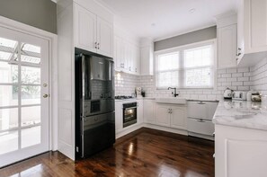 House | 3 bedrooms - Byrne House - Modern-rustic Fireplace Wi-fi (Mount Gambier)