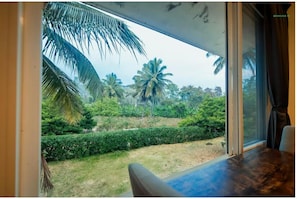 Kahden hengen deluxe-huone, näköala puutarhaan | Näkymä huoneesta