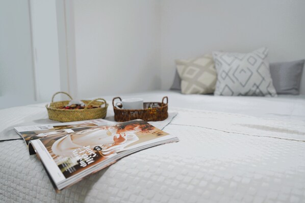 1 bedroom, desk, WiFi, bed sheets