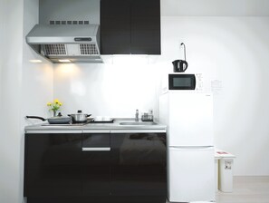 Fridge, microwave, stovetop, highchair