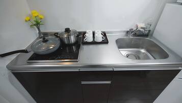 Fridge, microwave, stovetop, highchair