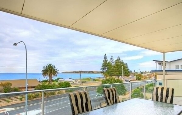 Apartment, Accessible | 3 bedrooms - Block Escape no 5 - Penthouse Balcony Wi-fi (Victor Harbor)