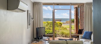 By The Sea Beachfront Apartment Wifi