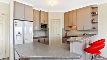 Rumah | 4 kamar tidur