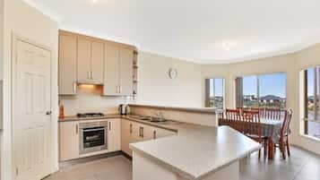 Rumah | 4 kamar tidur