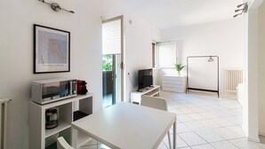 Studio, Balcony - Bixio 2 (Como)