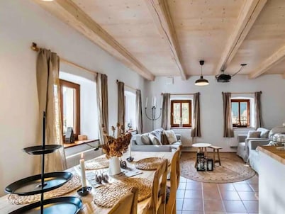 Lucany Lla560 Comfortable Holiday Residence