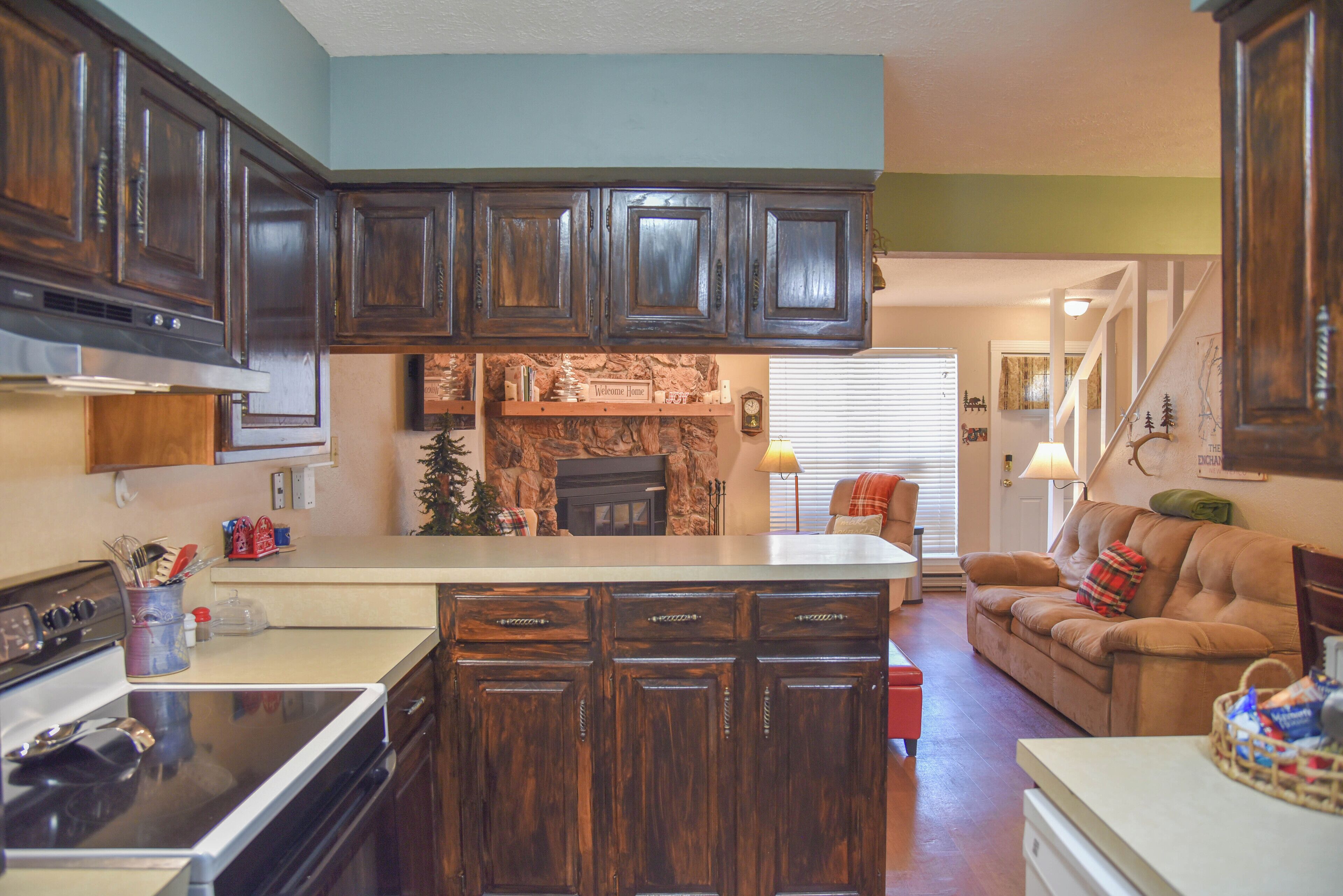 Ovn, kogeplade, opvaskemaskine, kaffe-/temaskine