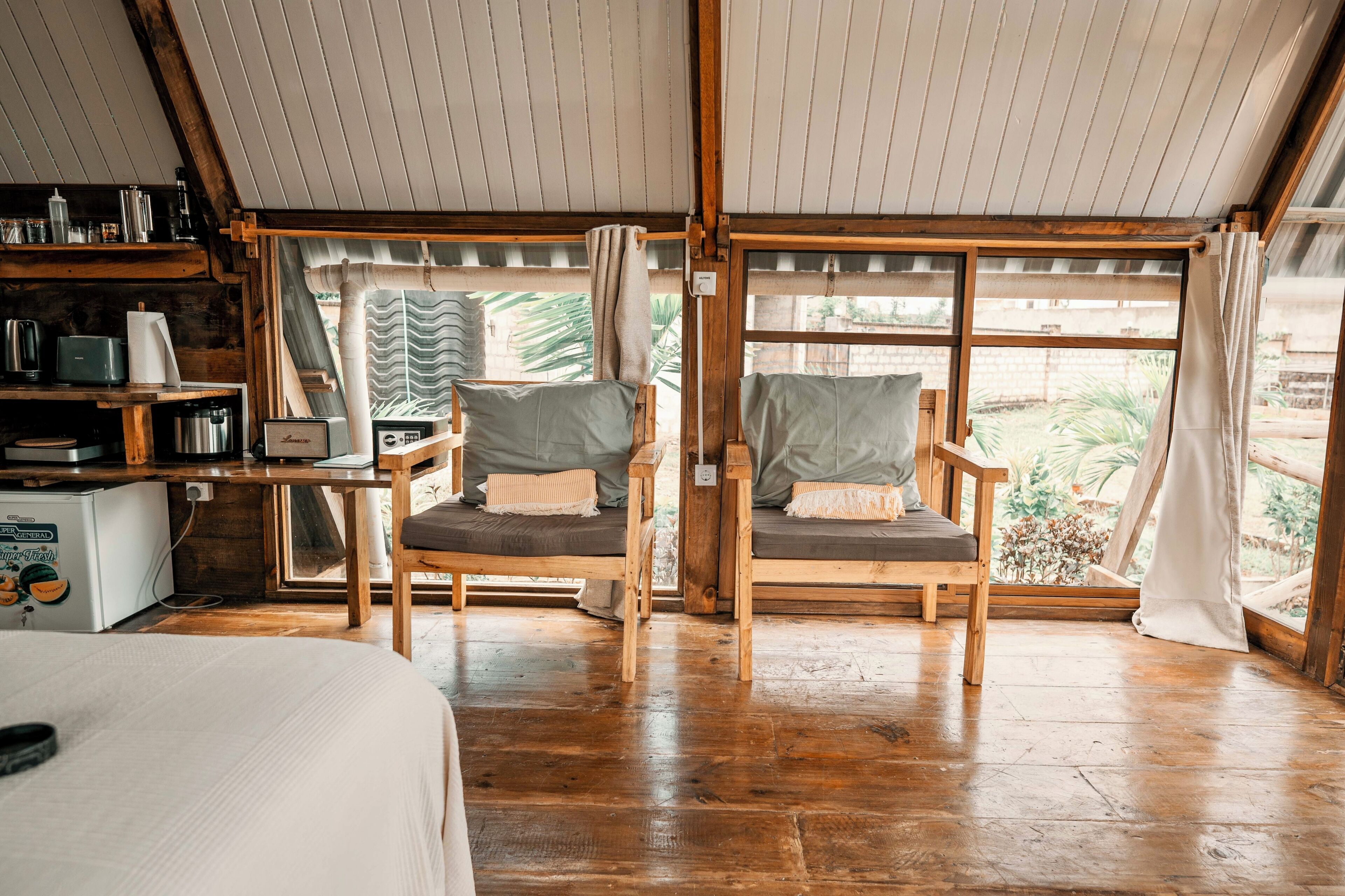 1 dormitorio, tabla de planchar con plancha, wifi y ropa de cama