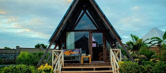 Eco-Friendly A-Frame Cabin 10min / Nungwi Beach