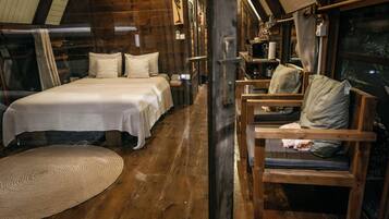 1 dormitorio, tabla de planchar con plancha, wifi y ropa de cama