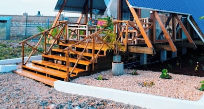 "Eco-Friendly A-Frame Cabin 10min / Nungwi Beach