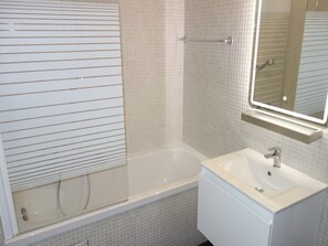 Apartment | Bathroom - Ski Lift Apartment With Views (Veysonnaz)