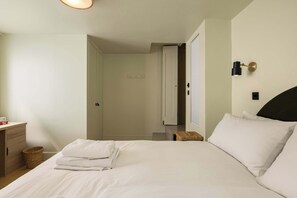 2 bedrooms, iron/ironing board, WiFi, bed sheets - Beautiful Paddington Loft-Style Apartment (London)