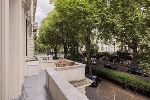 Terrace/patio - Beautiful Paddington Loft-Style Apartment (London)