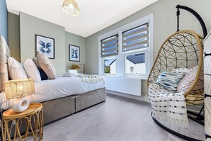 4 bedrooms, iron/ironing board, WiFi, bed sheets - GREAT 4BR House (London)