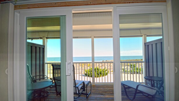 Interior - Charming 2 bedroom direct oceanfront townhouse in family friendly midtown. (Ocean City)