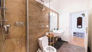 Asrama Umum Superior, asrama campuran | Kamar mandi