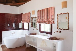 Romantic Double or Twin Room, Balcony, Courtyard View | Egyptian cotton sheets, premium bedding, in-room safe, blackout drapes
