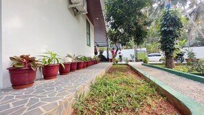 Property grounds - Better Inn Kovalam by Halcyon Traveltech (Kovalam)
