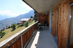 Balcony - Apartment in Veysonnaz Near Ski Lift (Veysonnaz)