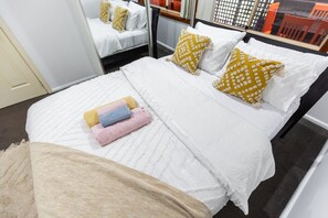 3 bedrooms, desk, iron/ironing board, WiFi