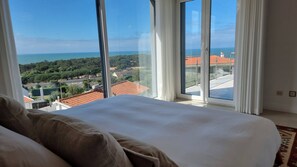 4 bedrooms, iron/ironing board, WiFi, bed sheets - Ericeira Oceans View Villa (Mafra)