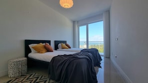 4 bedrooms, iron/ironing board, Internet, bed sheets