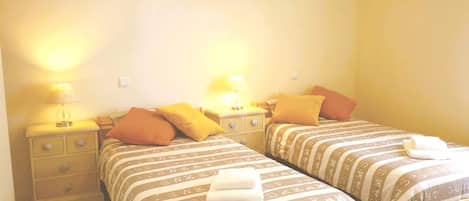 3 bedrooms, iron/ironing board, free WiFi