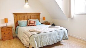 3 chambres, fer et planche à repasser, Wi-Fi gratuit, draps fournis