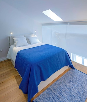 2 bedrooms, iron/ironing board, Internet, bed sheets