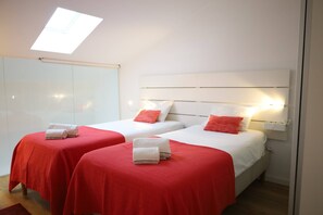 2 chambres, fer et planche à repasser, Wi-Fi, draps fournis