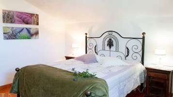 3 bedrooms, iron/ironing board, internet