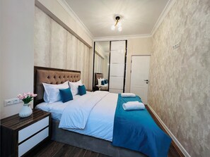 2 bedrooms, iron/ironing board, WiFi, bed sheets