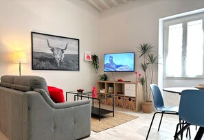 Smart TV - RED LILY APARTMENT (Firenze)