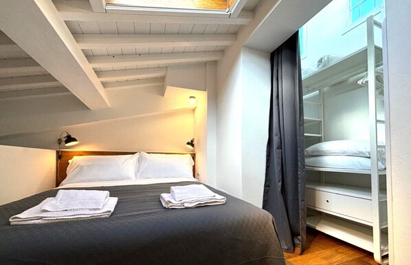 1 chambre, bureau, fer et planche à repasser, Wi-Fi gratuit