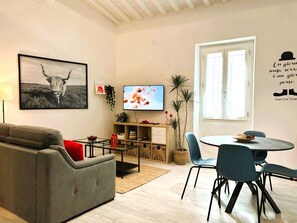 Smart TV - RED LILY APARTMENT (Firenze)
