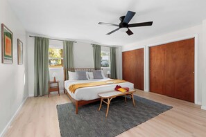 4 slaapkamers, een strijkplank/strijkijzer, reisbedje, wifi