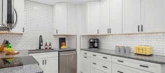 The Bauhaus | 4BR/3BA • Families • Ample Parking