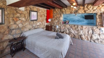 3 bedrooms, bed sheets