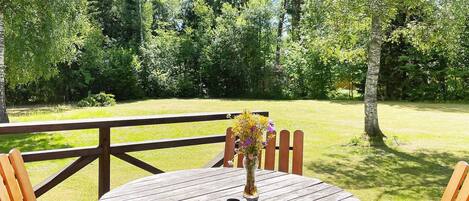 House | Tempat makan luar