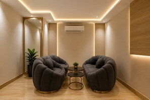 Soundproofing, free WiFi, bed sheets - HOTEL VENUE Delhi Airport (New Delhi)