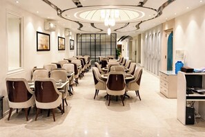 Free daily buffet breakfast - HOTEL VENUE Delhi Airport (New Delhi)