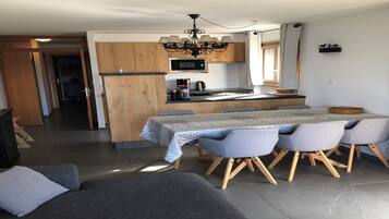 Apartment | Dining