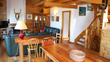 Chalet | Dining