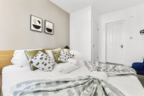 3 slaapkamers, een strijkplank/strijkijzer, wifi, beddengoed
