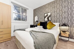 3 bedrooms, iron/ironing board, WiFi, bed sheets